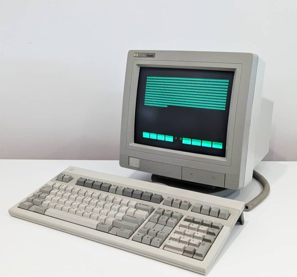 HP 700/92 Terminal